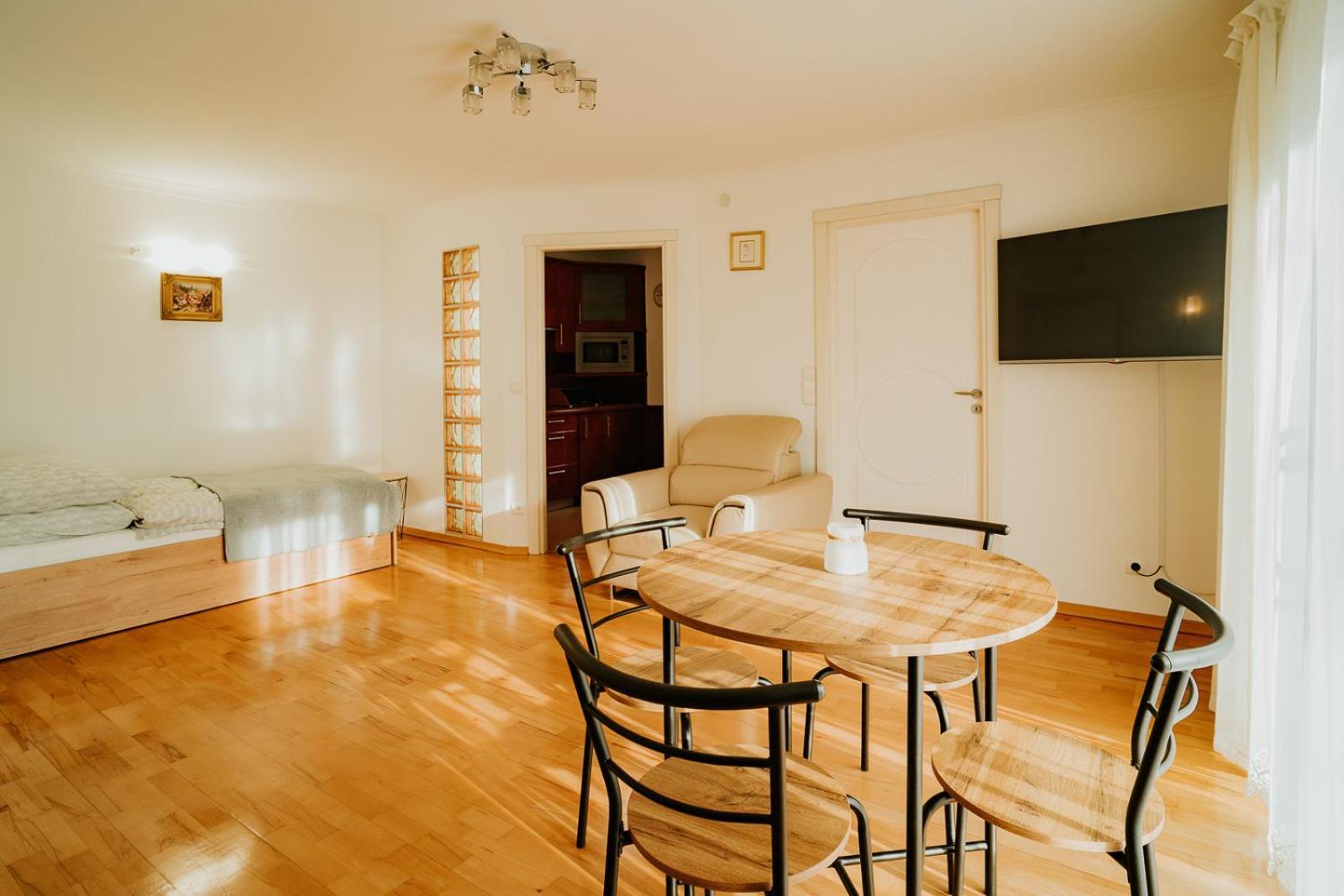 Apartamenty Pod Dzwonkiem Вадовице Экстерьер фото